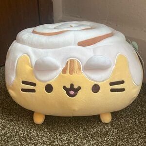 Cinnamon Roll Pusheen
